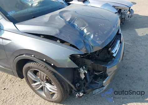 2021 Volkswagen Tiguan 2.0T Se/2.0T Se R-Line Black/2.0T Sel from USA, damaged, VIN 3VV2B7AX9MM015804